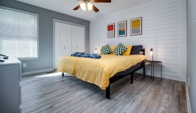 Modern Home w Vintage Arcade Games & Family Fun