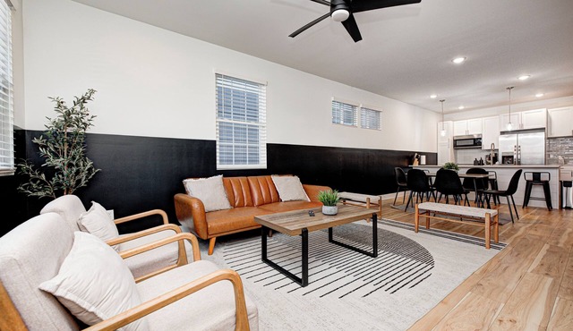 Modern Indy Retreat. Minutes Away From Downtown & SoBro: An Epic Indy Getaway!