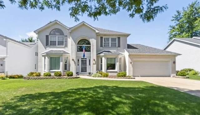 Modern, Spacious, & Convenient 4 BR/3.5 BA Home minutes from golf & shopping