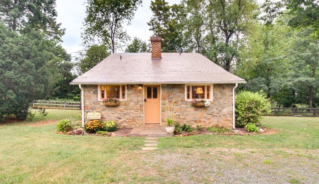Monticello Wine Trail Cottage - Close to Hiking!