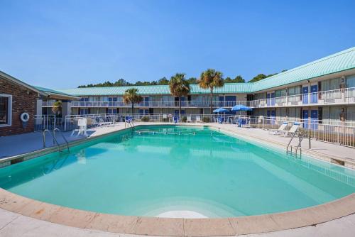 Motel 6-Tifton, GA