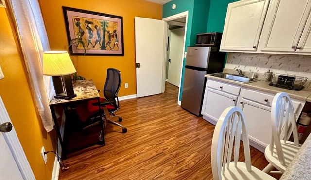 Mother Earth's Heal Inn 1-bedroom apartment in fabulous Riverdale with WiFi, AC