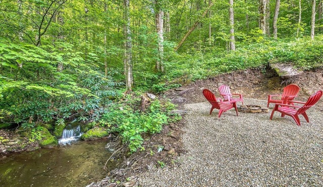 Mountain Magic-Peaceful, Cozy, Pet-Friendly Escape