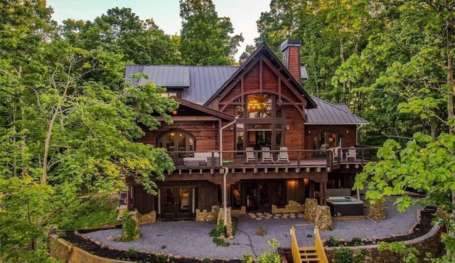 Mountain Top Lodge | Ellijay, GA
