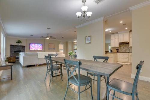 Nature Escape in Palm City: Group-Friendly Home