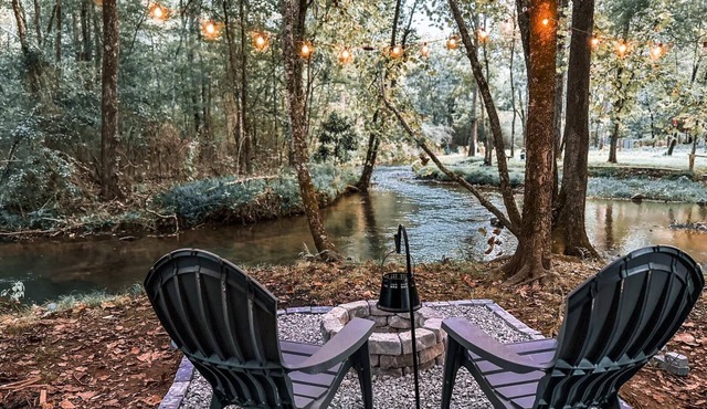 Nature's Cedar Creek Getaway