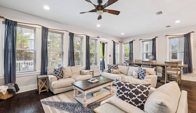 🌴 NatureWalk Beach Retreat~ 4 Bedrooms, Golf Cart, Bikes, 2 Heated Pool 🏊