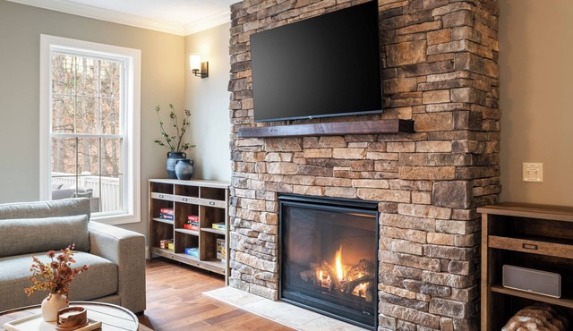 New Construction 6BR w/3 Masters, Hot Tub, Pets Ok