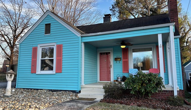 New! Downtown Burlington Bungalow, close to Elon!