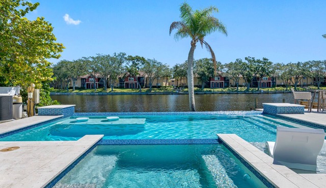 NEW Heated Salt Pool & Spa on Waterfront Canal