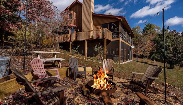New Listing-Mountain Views, Hot Tub, Fireplaces, Fire Pit