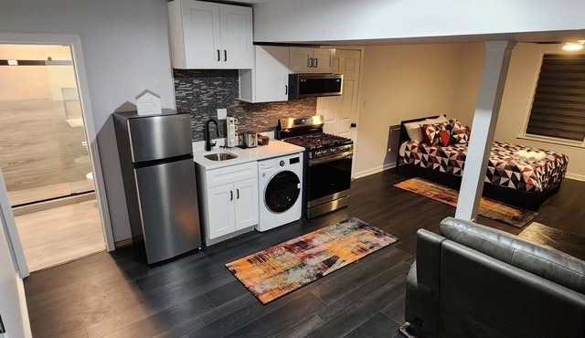 Newly renovated cozy full studio with garden and huge deck.