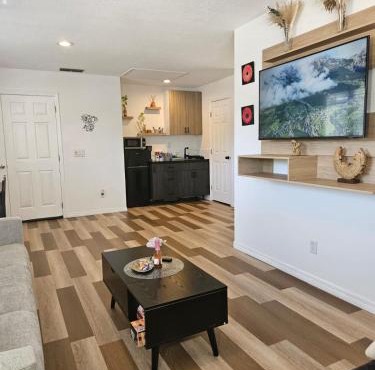 Newly Renovated Modern Studio