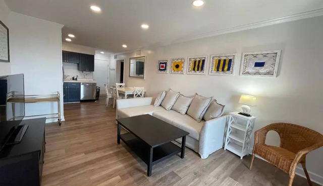 Newly renovated condo with beautiful ocean views!