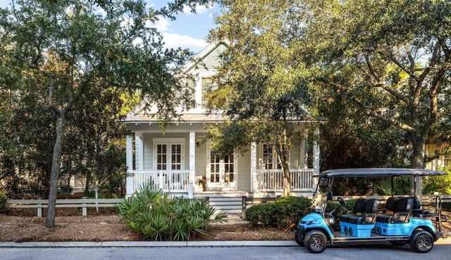 Next to Frog Pool! Luxury Home with Carriage House!