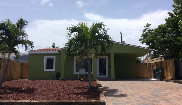 Nice House 10 minutes away from the beach.