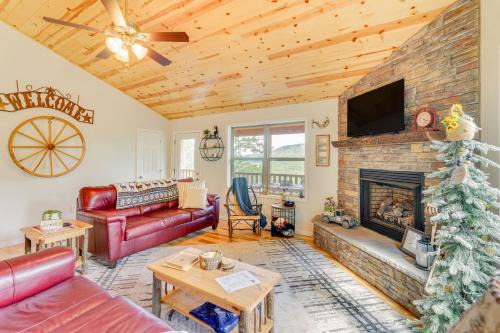 North Carolina Cabin - Pool Table & Mountain Views