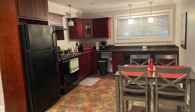 North Gates of LSU 2 bedroom w&d pool