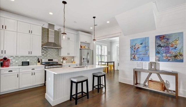 Ocean Oaks 19 - gorgeous home only a short walk to pool and beach