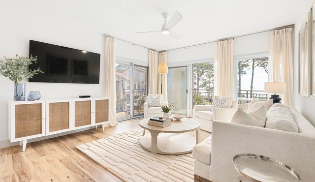 Oceanfront, 2nd Floor, Updated, Open Plan & Super Stylish