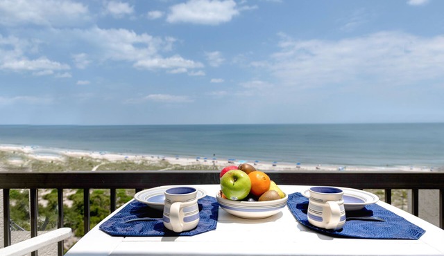 Oceanfront Penthouse with 2 Oceanfront King Master Suites, Pools, Tennis & Bikes