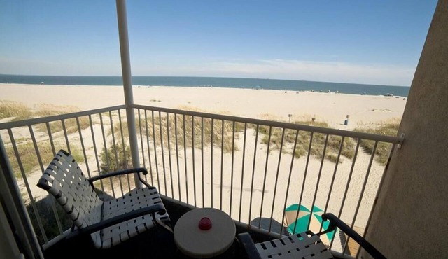Oceanfront Room w/Private Balcony, WiFi, and Incredible Coastline Views