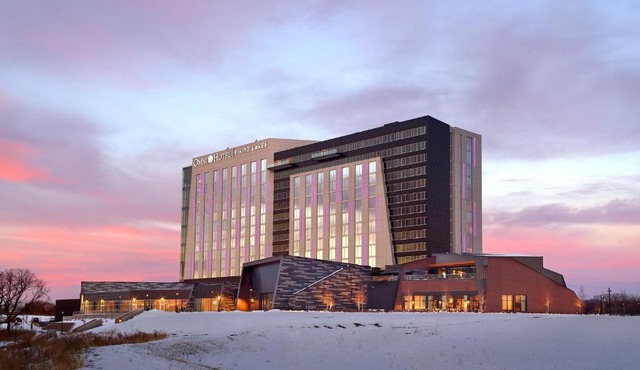 Omni Viking Lakes
