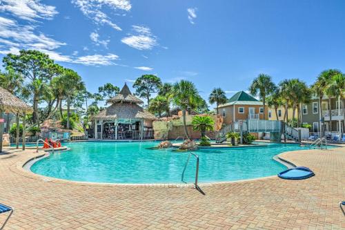 On-Site Beach Bar: Sunny Perdido Key Cottage!