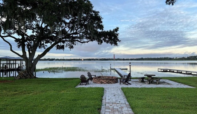 On The Chain Connected By Chain Of Lakes