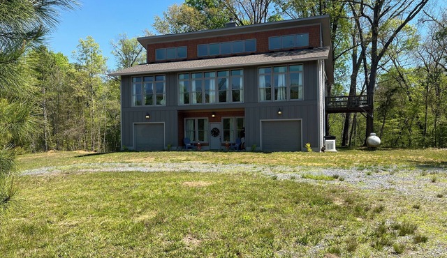 On the River Off the Grid: A Barndominium with River views!