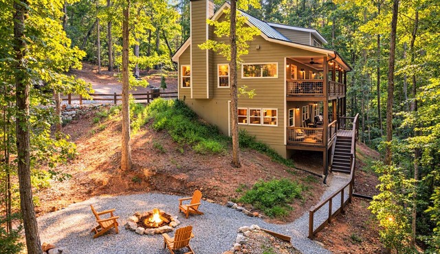 On the River with Arcade, Firepit & Pet Friendly!