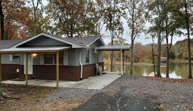On Weiss Lake with pier and close to boat ramp