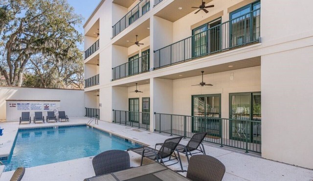 One bedroom condo w/pool in the SSI Village area unit 2100 First Floor