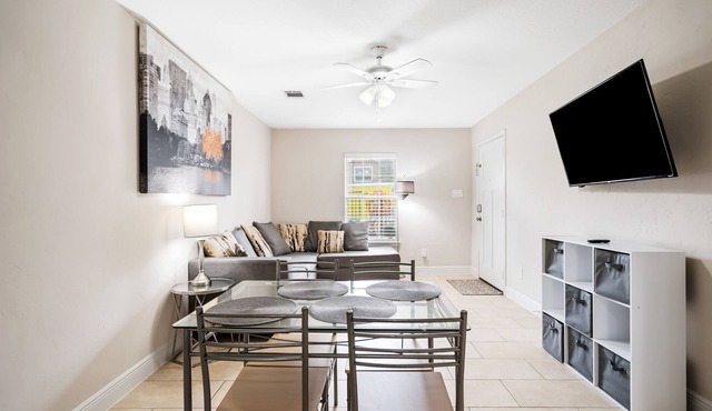 Opulent & Luxurious APT 7 Min From TX Med Center