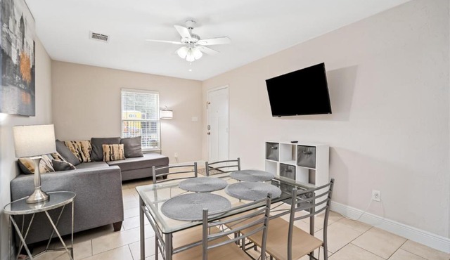 Opulent, Luxurious & Modern APT 7 Min From TX Med Center