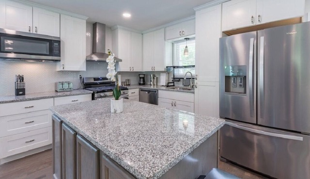 Opuluxe Boho Paradise Home: Unit #1 w/ Private Entrance