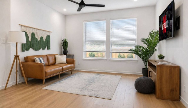 Paceful Queen 1BR · Remote Work · Fast WiFi · Pool