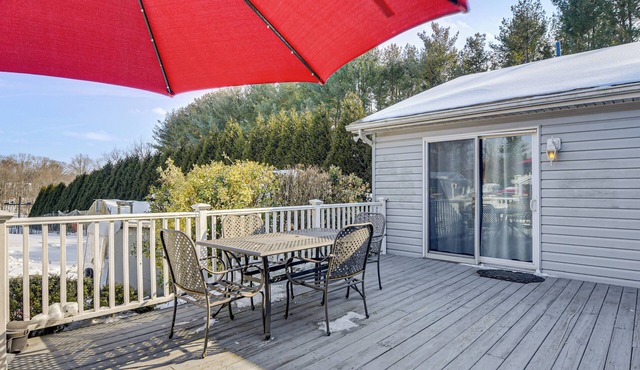 Peaceful Getaway w/Countryside Views in Upperco