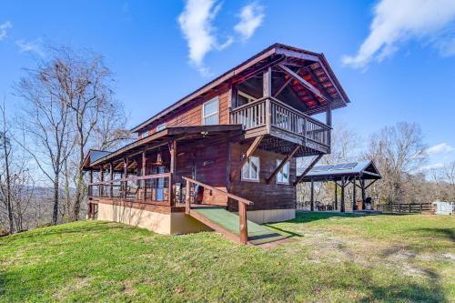 Peaceful ‘Mountain Cabin’ w/Views in Williamsburg