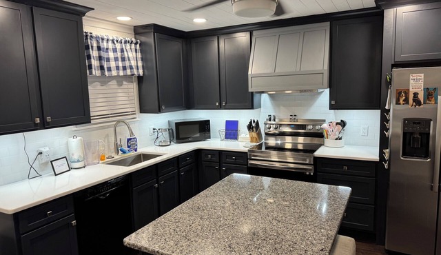 Perfect Auburn Game Day Stay, Off S. College. Pet-friendly!