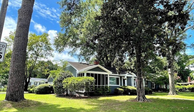 Perfect Gameday house just minutes away from campus!