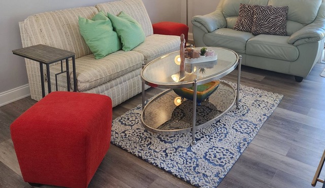 Perfect getway minutes away from the beach!
