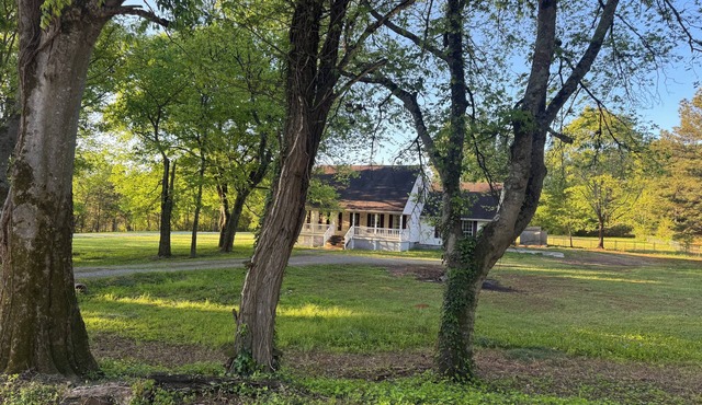 Perfect weekend getaway or extended stay n close to everything