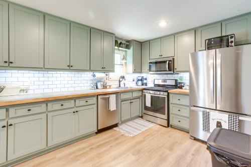 Pet-Friendly Alabama Retreat w/Deck & Patio!
