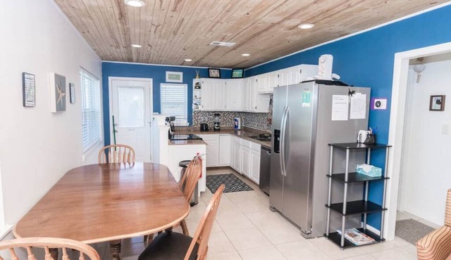 Pet Friendly Cheerful home on Emerald Coast