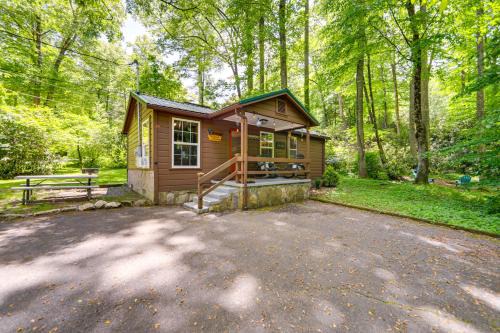 Pet-Friendly Creekside Cabin w/Pool Access!