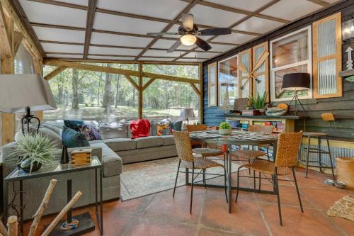 Pet-Friendly Haleyville Cabin Rental w/Kayaks!