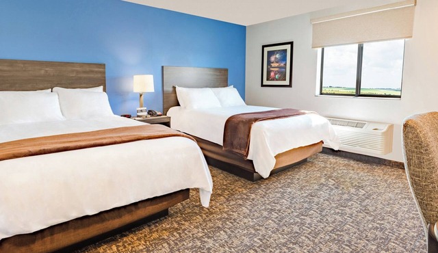 Pet-Friendly Room w/Kitchen, Free Parking, Breakfast Available