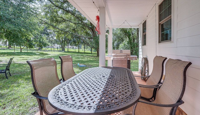 Pet the Sheep! Rural & Spacious Polk City Retreat