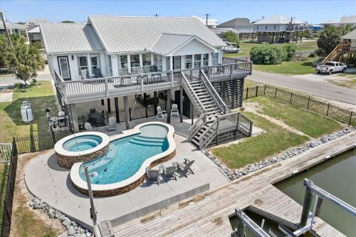 Pier Pressure - 301 Port Royal St